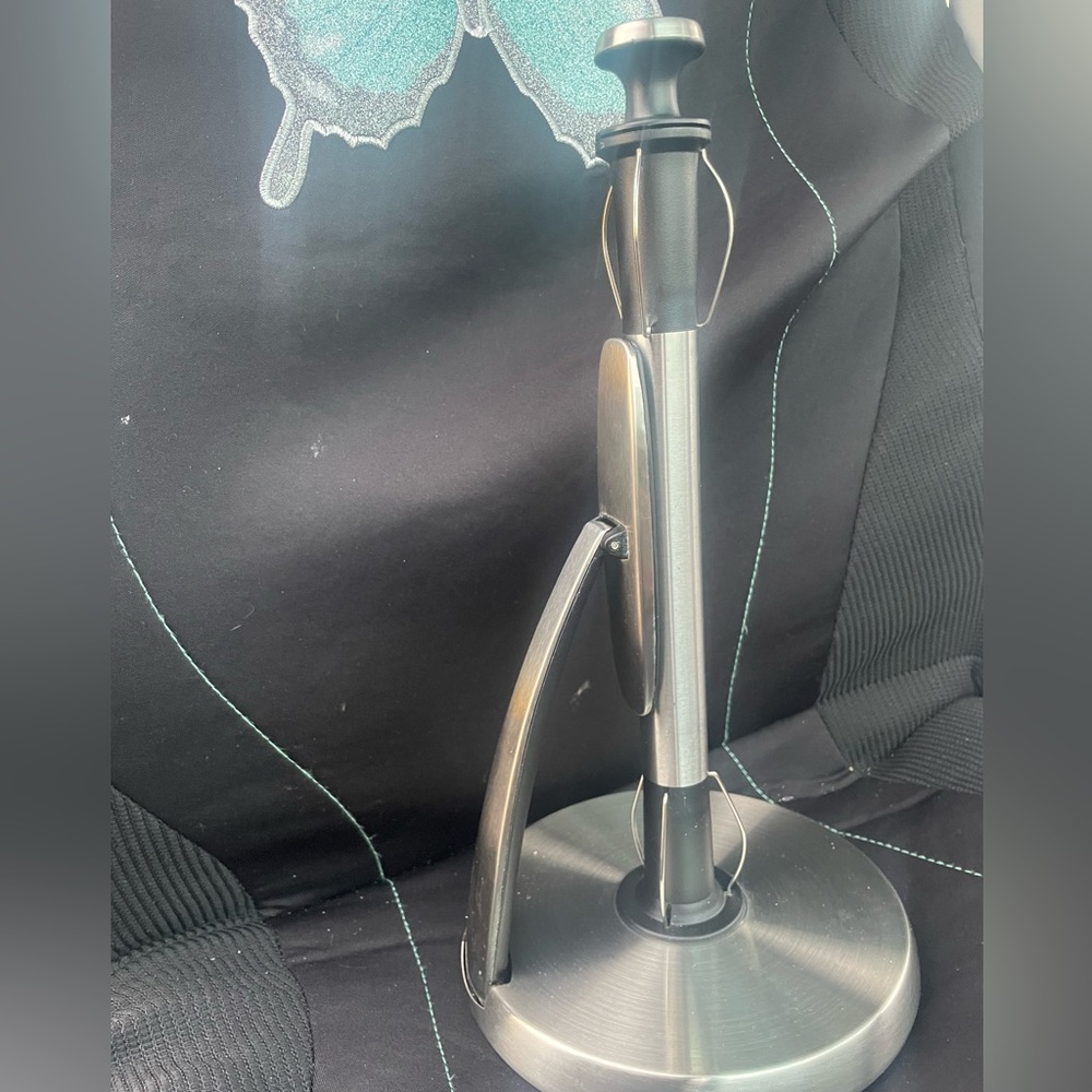 OXO Paper towel holder